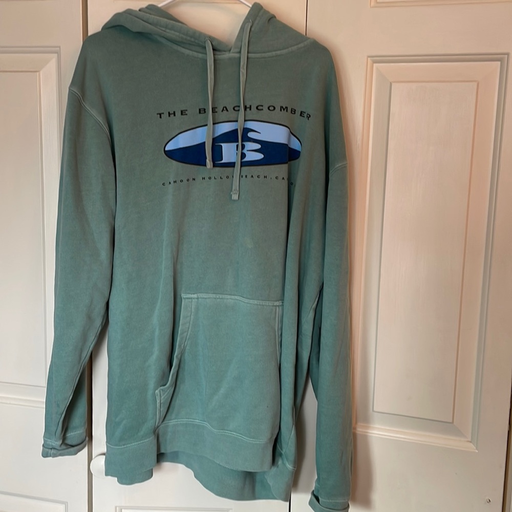 THE BEACHCOMBER CAPE COD SWEATSHIRT